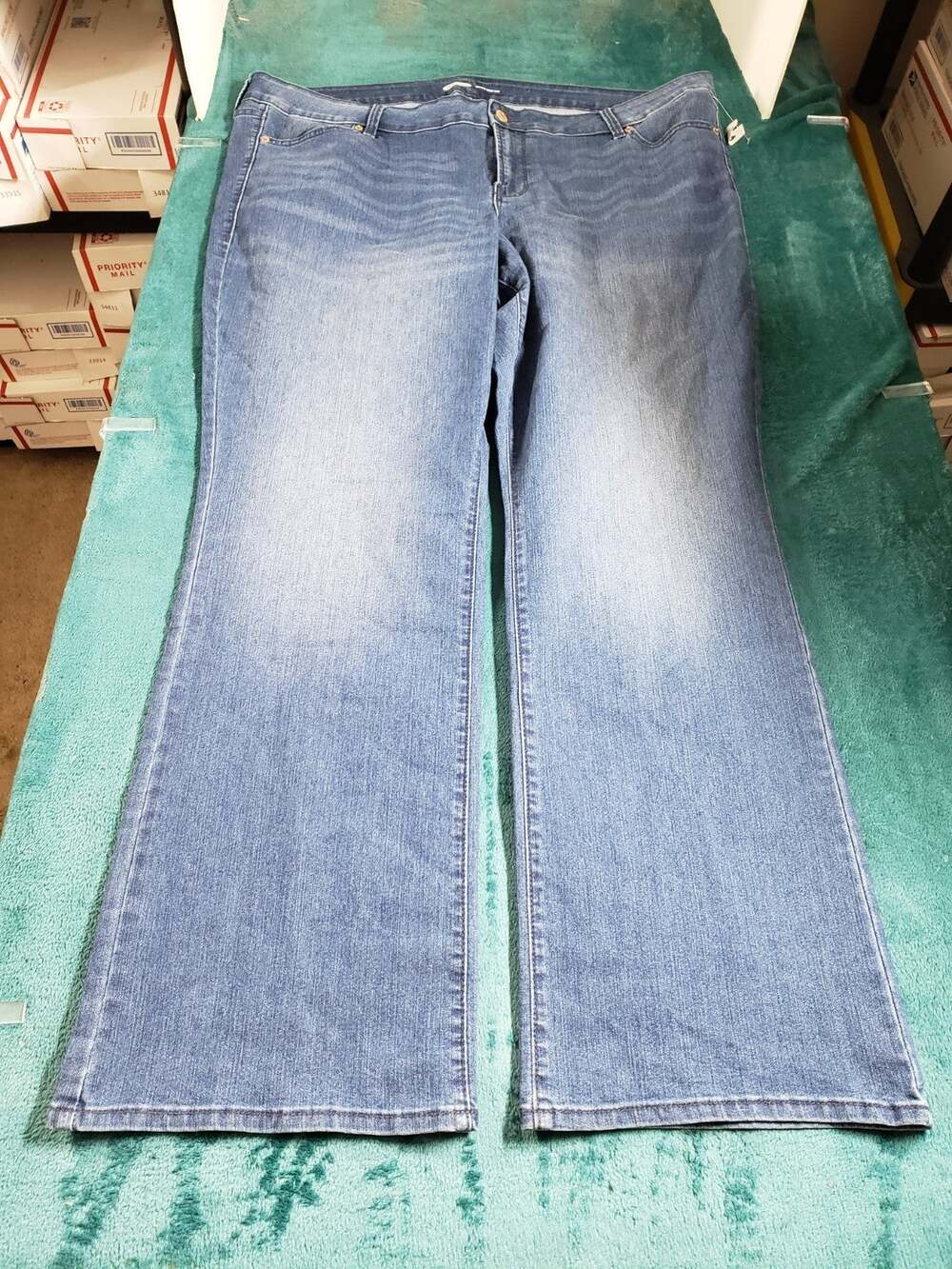 Old Navy Jeans Size 22 Womens Blue Pants Plus Mid Rise Kicker Bootcut Wide NWT